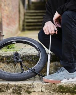 Pompe UNITED Mini Track Pump 9 Pompe UNITED Mini Track Pump -équipement vélo Soldes 87799449 10156908501647791 4950054172050325504 o