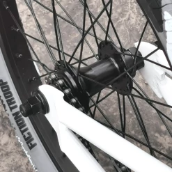 BMX MONGOOSE Custom L20 20’25 White Camo -équipement vélo Soldes BMX MONGOOSE Custom L20 2025 White Camo 3