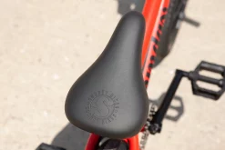 BMX SUNDAY 2022 Primer 20.75″ Matte Fire Engine Red -équipement vélo Soldes BMX SUNDAY 2021 Primer 20.7522 Matte Fire Engine Red 3