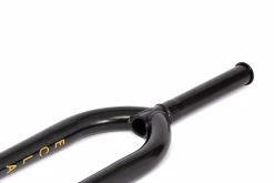 Fourche ECLAT Storm XLT 24 10 Fourche ECLAT Storm XLT 24 -équipement vélo Soldes Fourche ECLAT Storm XLT 24 4 scaled 1