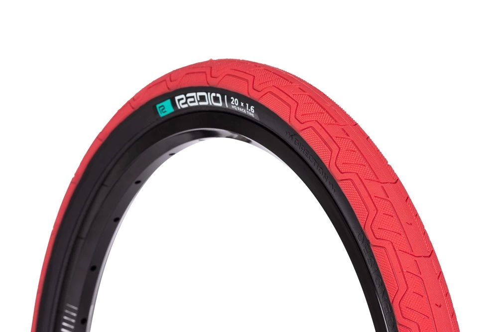 Pneu RADIO Raceline Oxygen Red / Black Wall Souple (4 Tailles) 3 Pneu RADIO Raceline Oxygen Red / Black Wall Souple (4 Tailles) – Image 3