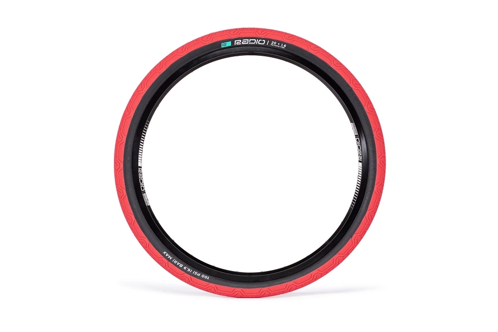 Pneu RADIO Raceline Oxygen Red / Black Wall Souple (4 Tailles) 5 Pneu RADIO Raceline Oxygen Red / Black Wall Souple (4 Tailles) – Image 5
