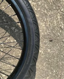 Pneu ECLAT Mugen Rigide 1’75 -équipement vélo Soldes Pneu eclat mugen 195 1