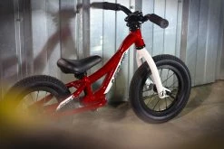 Draisienne INSPYRE 2023 Rocket 12″ 11 Draisienne INSPYRE 2023 Rocket 12″ -équipement vélo Soldes ROCKET RED 2 WEB