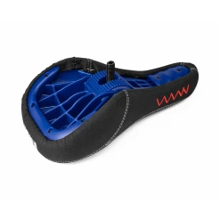 Selle WETHEPEOPLE Team Fat Dan Bank’s Black -équipement vélo Soldes Selle WETHEPEOPLE Team Fat Dan Banks Black 3