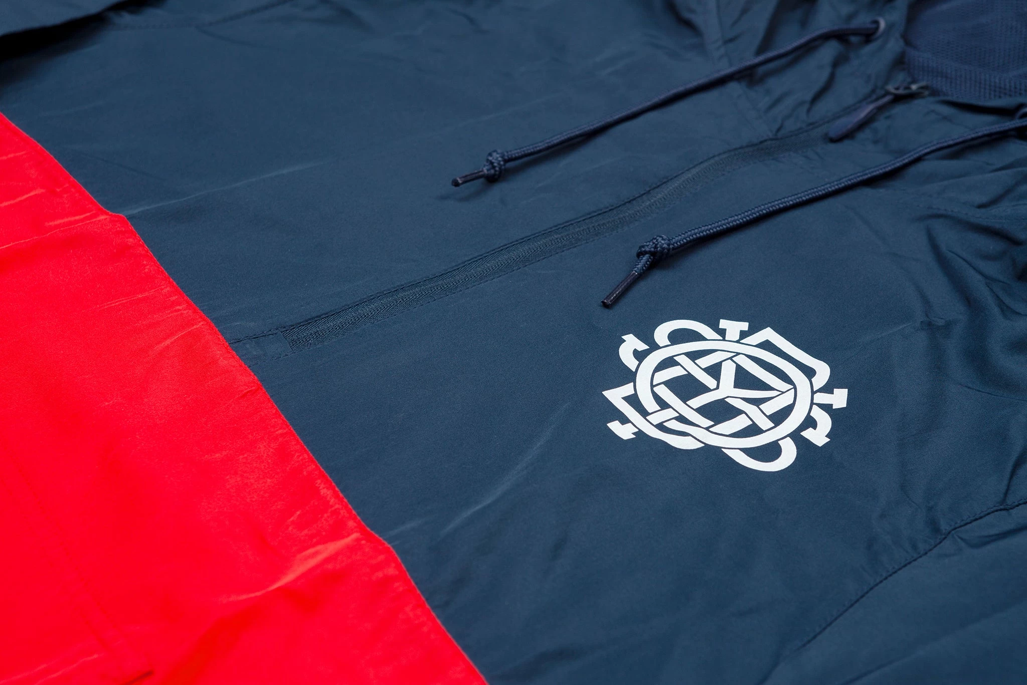 Veste ODYSSEY Jacket Windbreaker Monogram Navy / Cardinal 5 Veste ODYSSEY Jacket Windbreaker Monogram Navy / Cardinal – Image 5