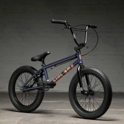 BMX KINK 2022 Kicker 18″ Matte Midnight Blue -équipement vélo Soldes bmx kink 2022 kicker 18 matte midnight blue