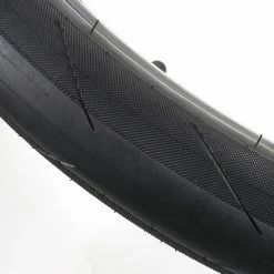 Pneu CULT Fast And Loose Walsh 2.40″ -équipement vélo Soldes fast loose walsh tire2 900x 1