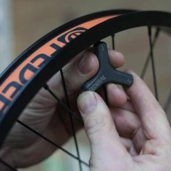 LES TROIS ROUX Dévoilage Roue Bmx Jante Aluminium