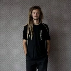 Tee Shirt MARIE JADE No Future 2018 -équipement vélo Soldes products DSC02157