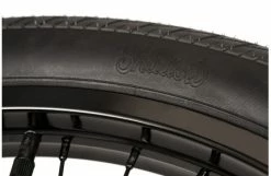 Pneu SHADOW Serpent Feather Weight 2.30 Rigide -équipement vélo Soldes products shadow serpent tire 2