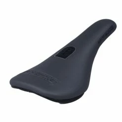 Selle STAY STRONG Blackout V.2 Slim -équipement vélo Soldes selle stay strong blackout 2 slim pivotal grey